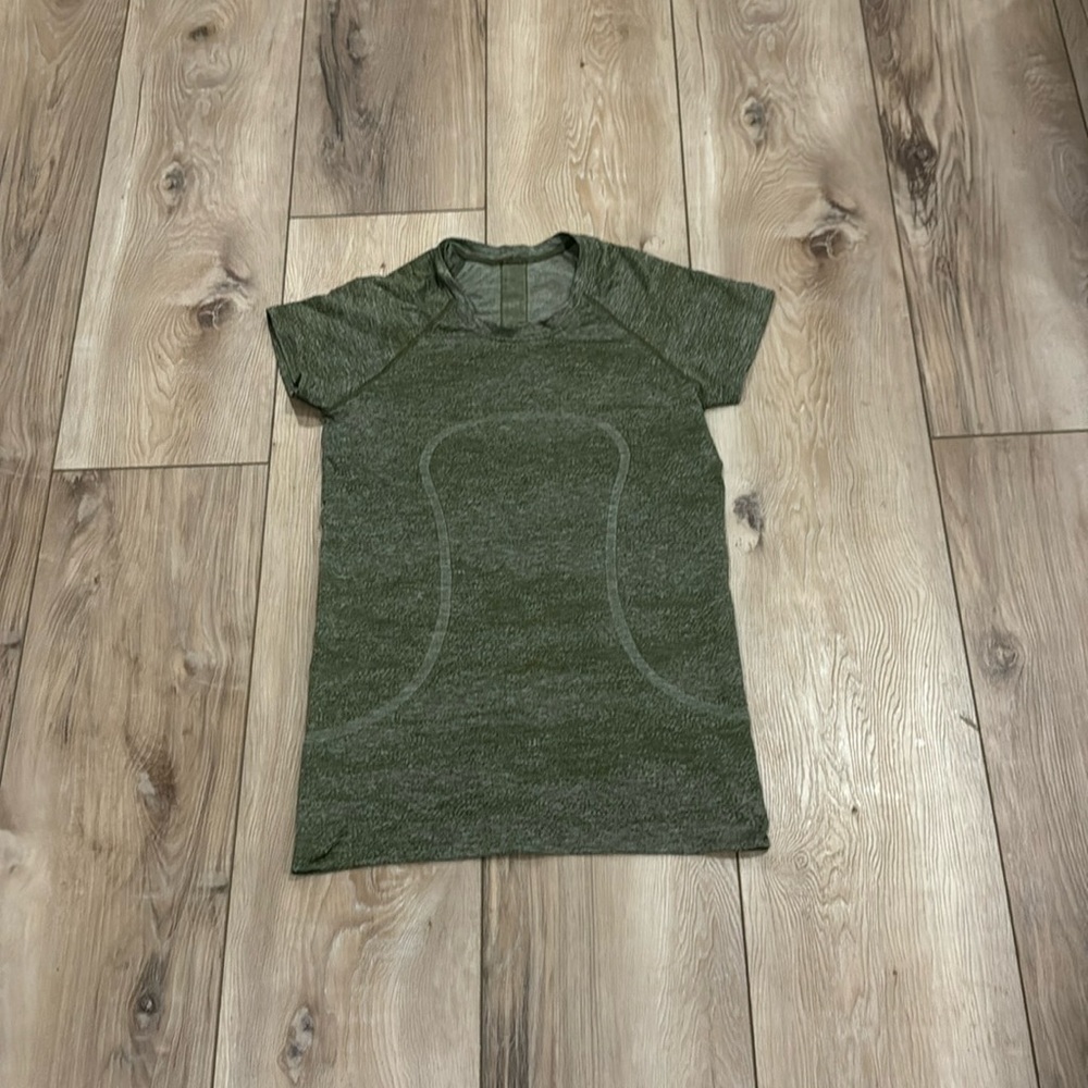 Lululemon swiftly tech 8